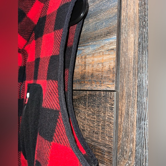 ❤️🖤Chaps Sport Buffalo Plaid fleece vest with long mock neck. Size Large.🖤❤️ - Picture 9 of 10